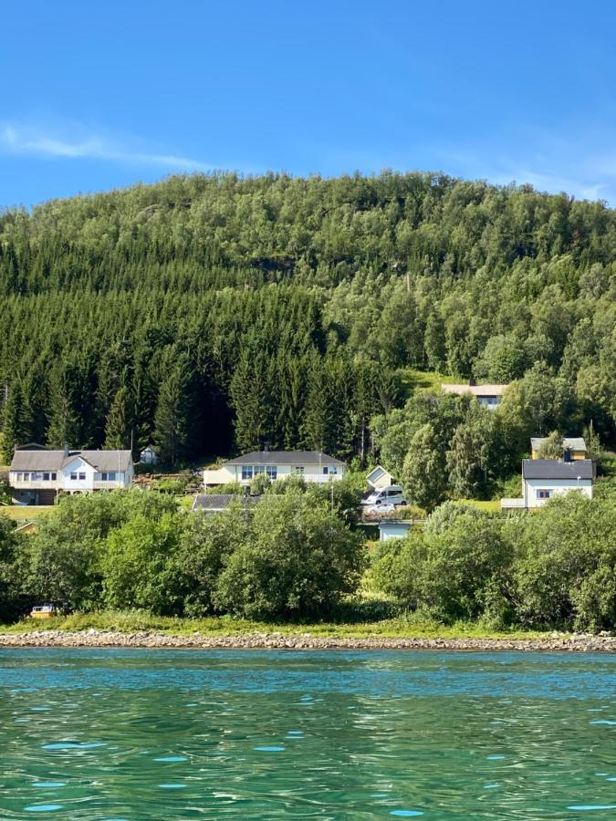 Lyngen, Mackay Appartment, Lyngen Lyngseidet Exterior foto